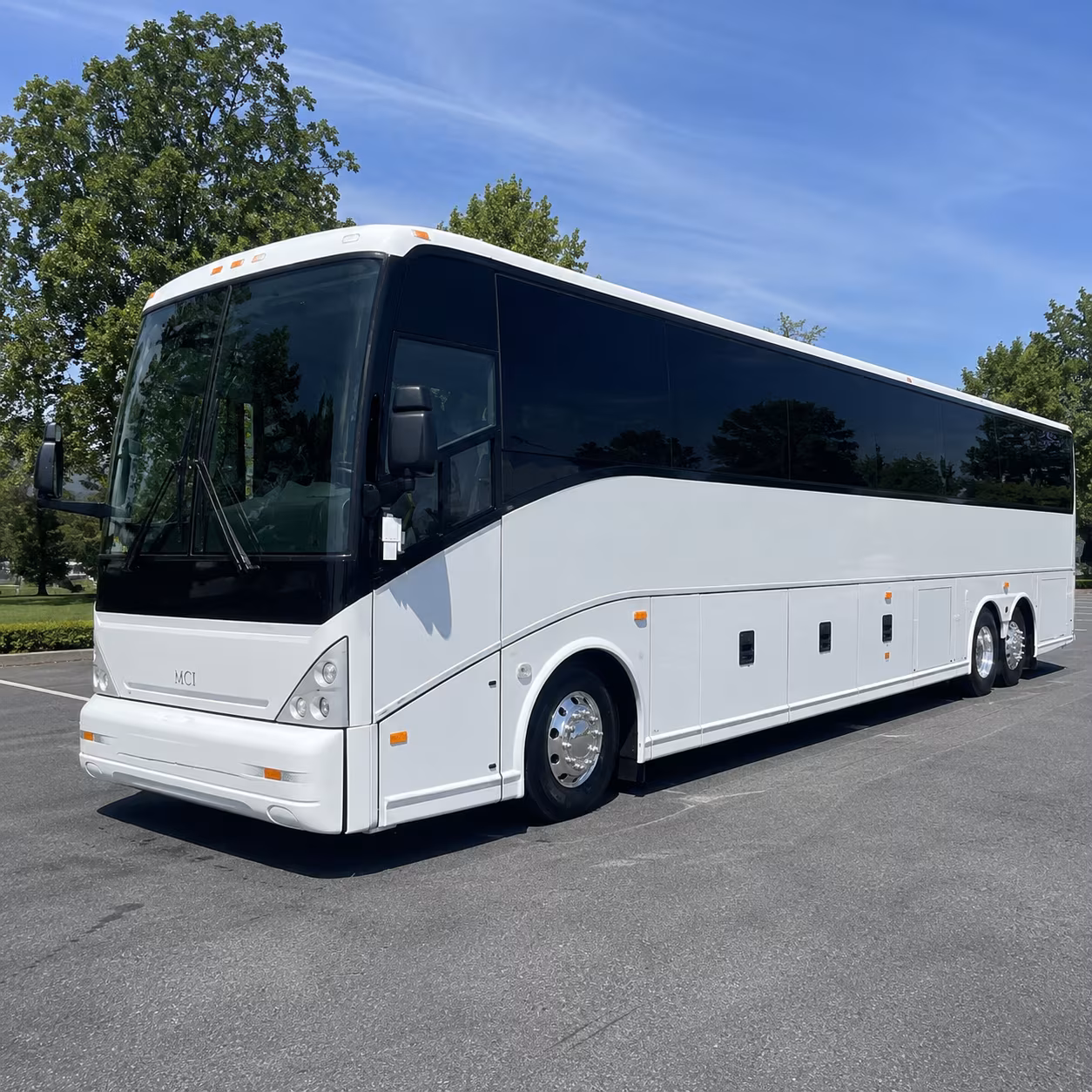 daily commuter shuttles along the i 94 corridor between saint paul and minneapolis