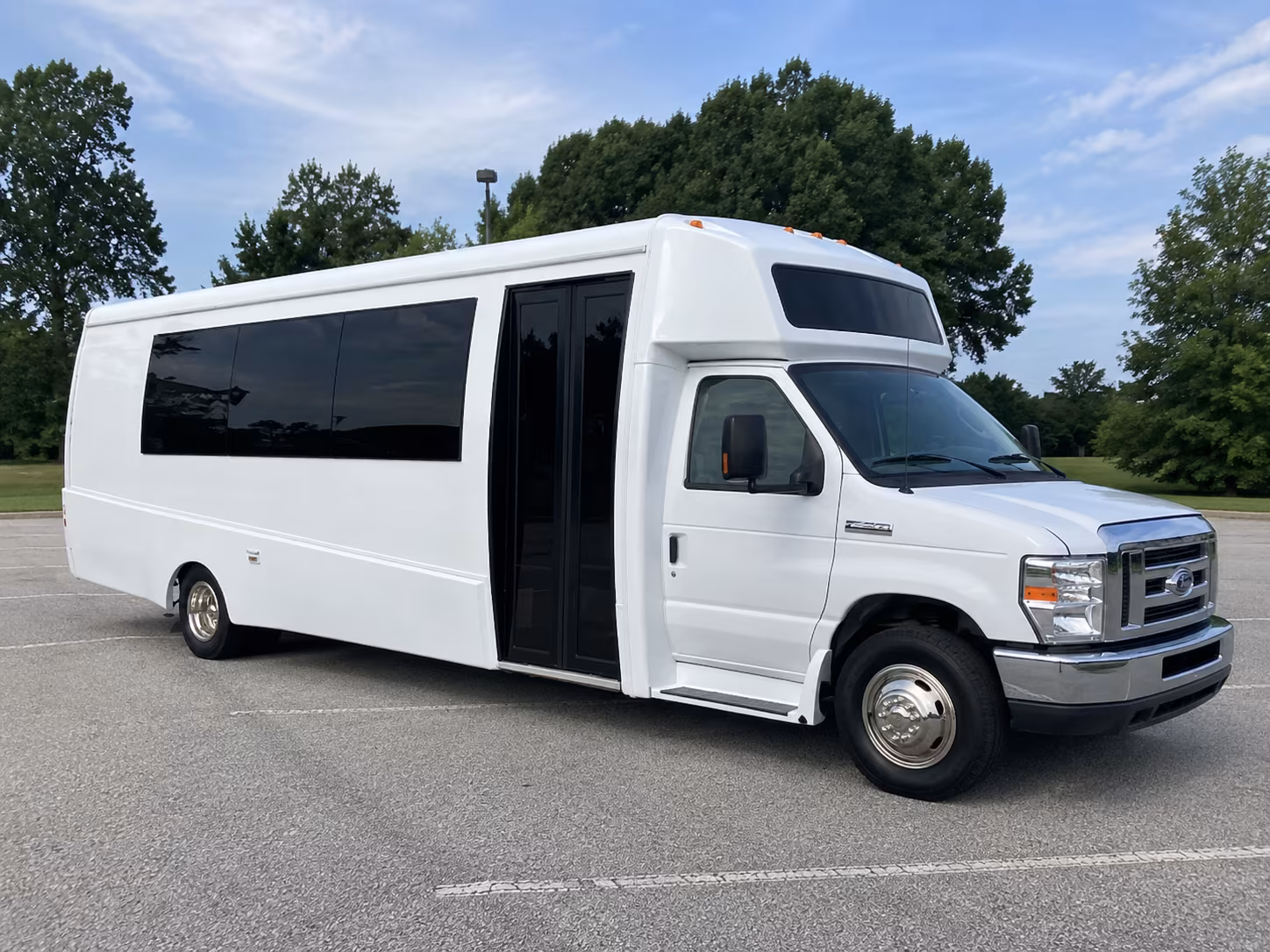 saint paul 18 passenger party bus