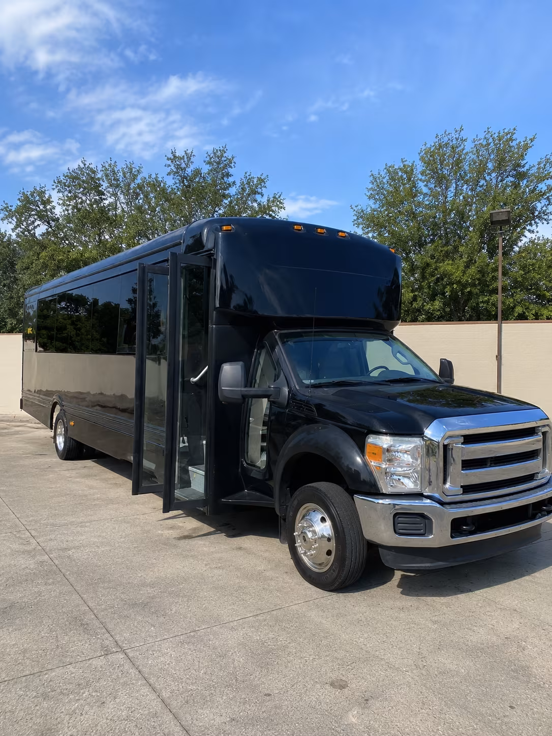 saint paul 20 passenger party bus