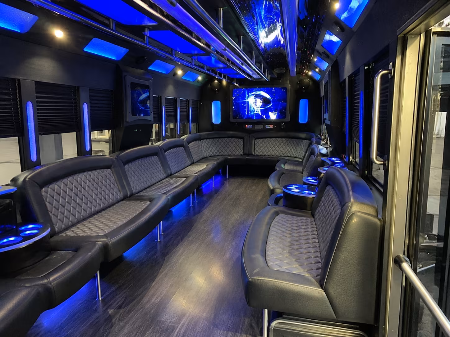 saint paul 28 passenger party bus interior
