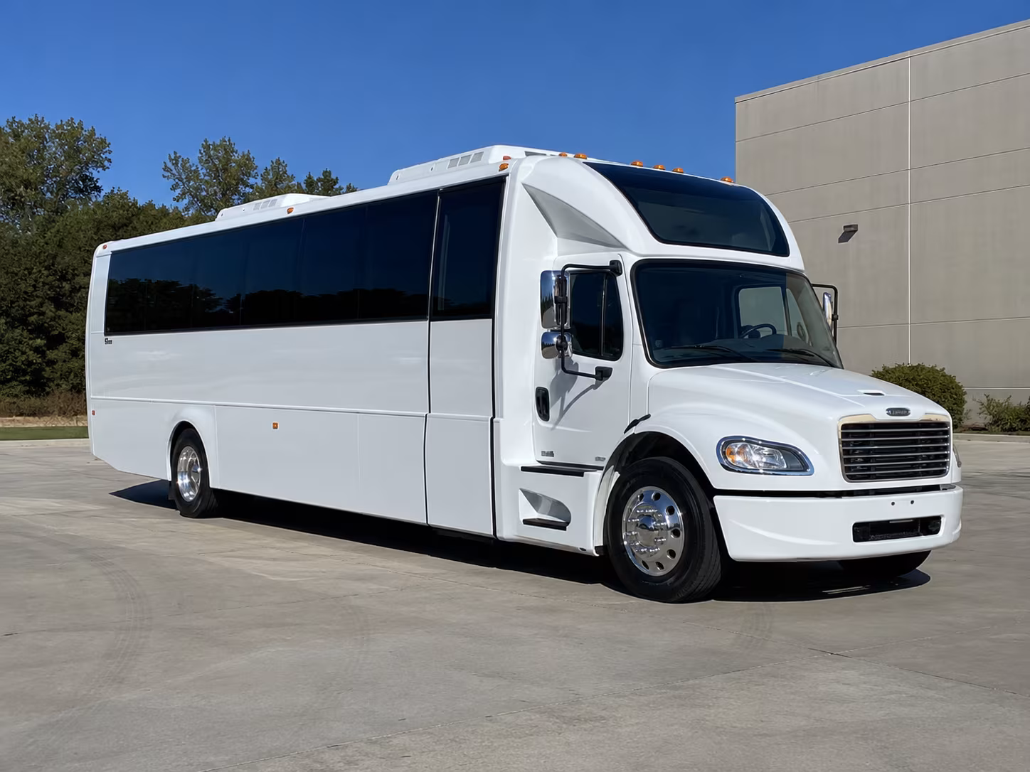 saint paul 28 passenger party bus