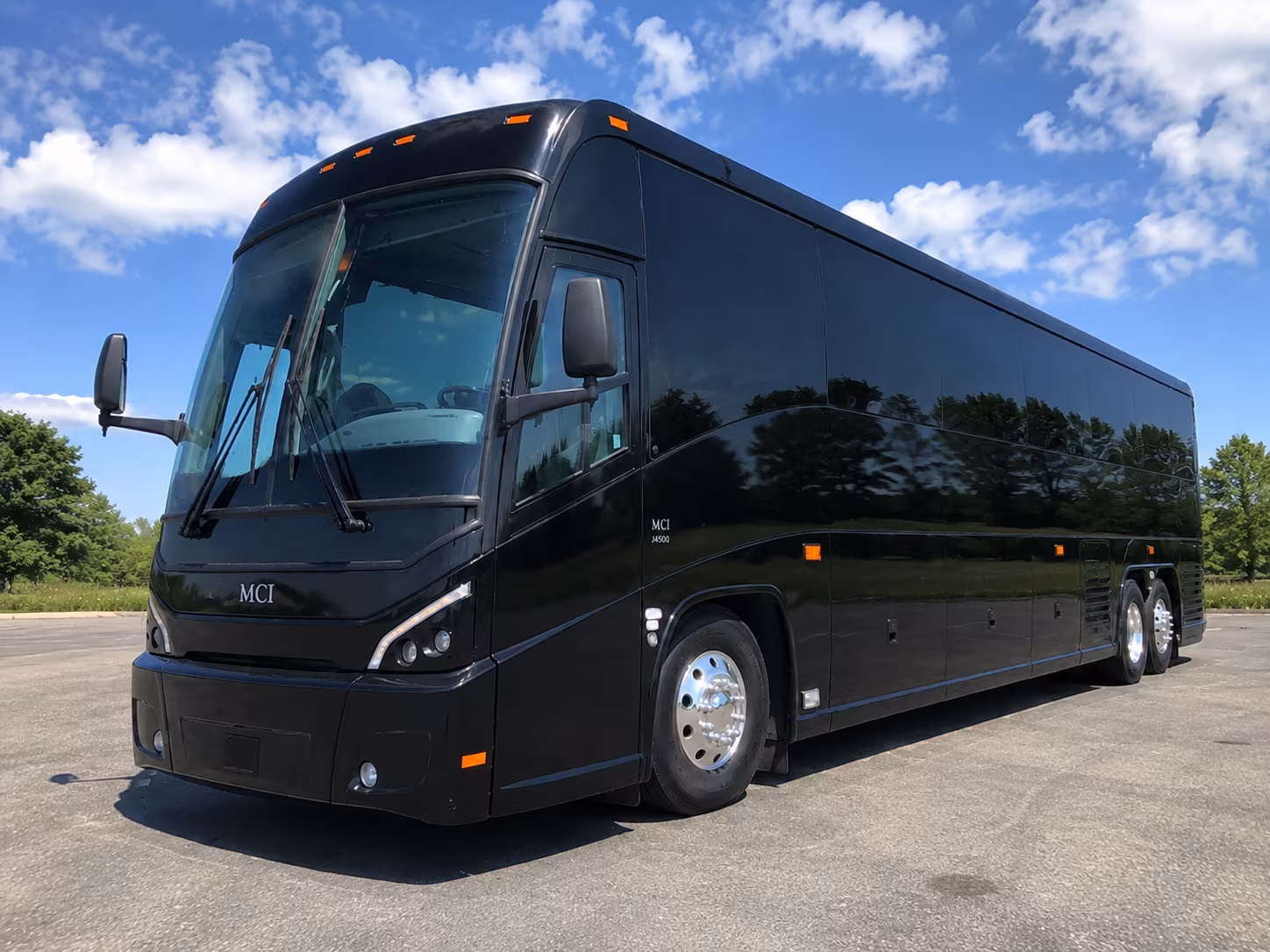 wedding guest shuttles between saint paul hotels and your venue